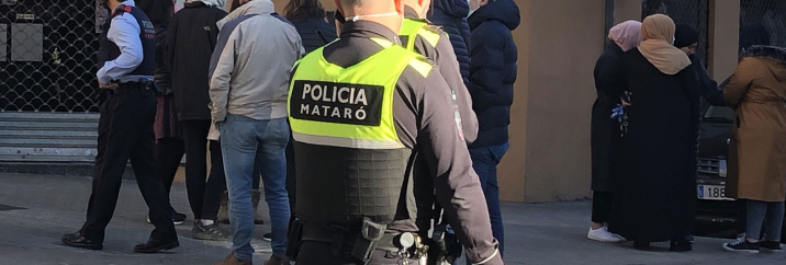 Policia Local de Mataró en un desnonament a la ciutat